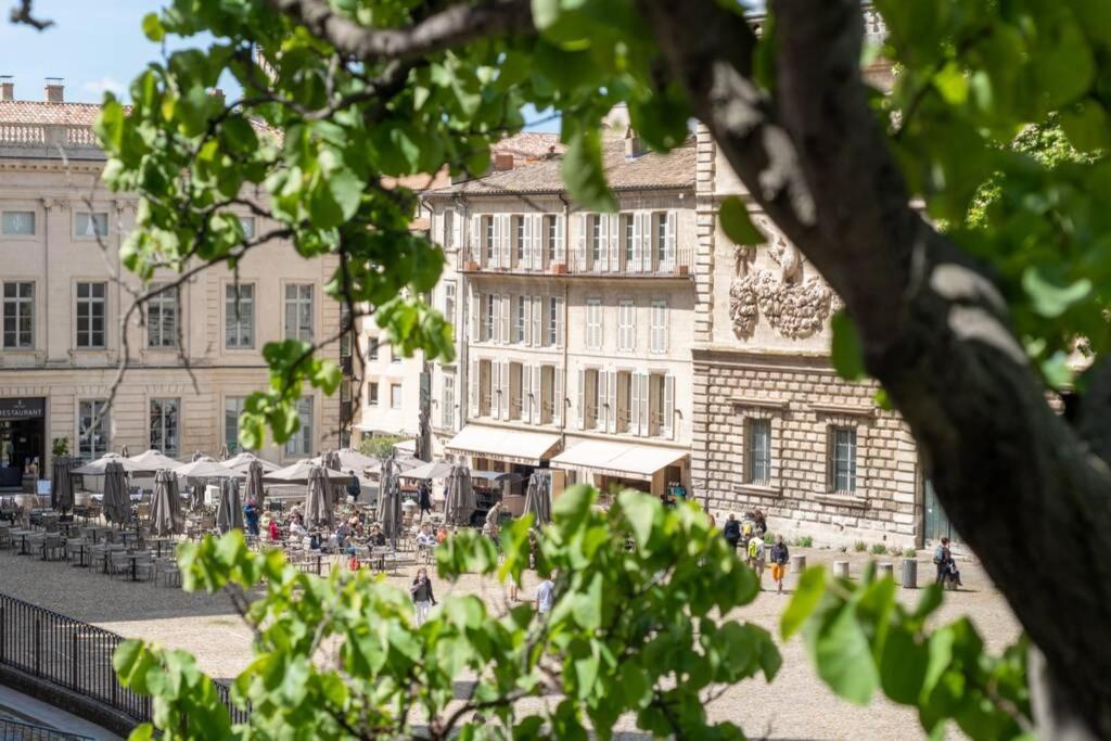 Bien D'Exception En Face Du Palais Des Papes Avignon Exterior foto