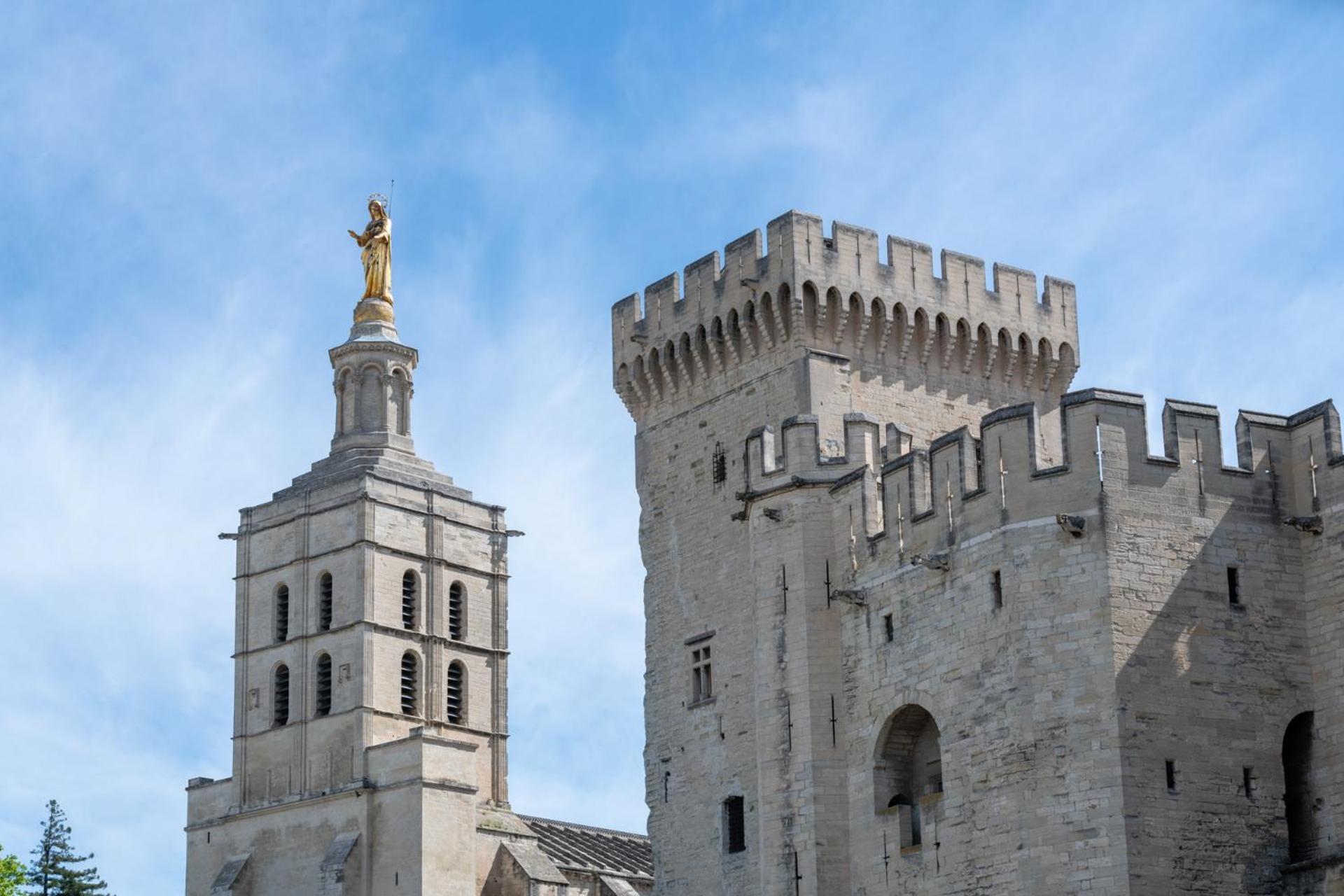 Bien D'Exception En Face Du Palais Des Papes Avignon Exterior foto