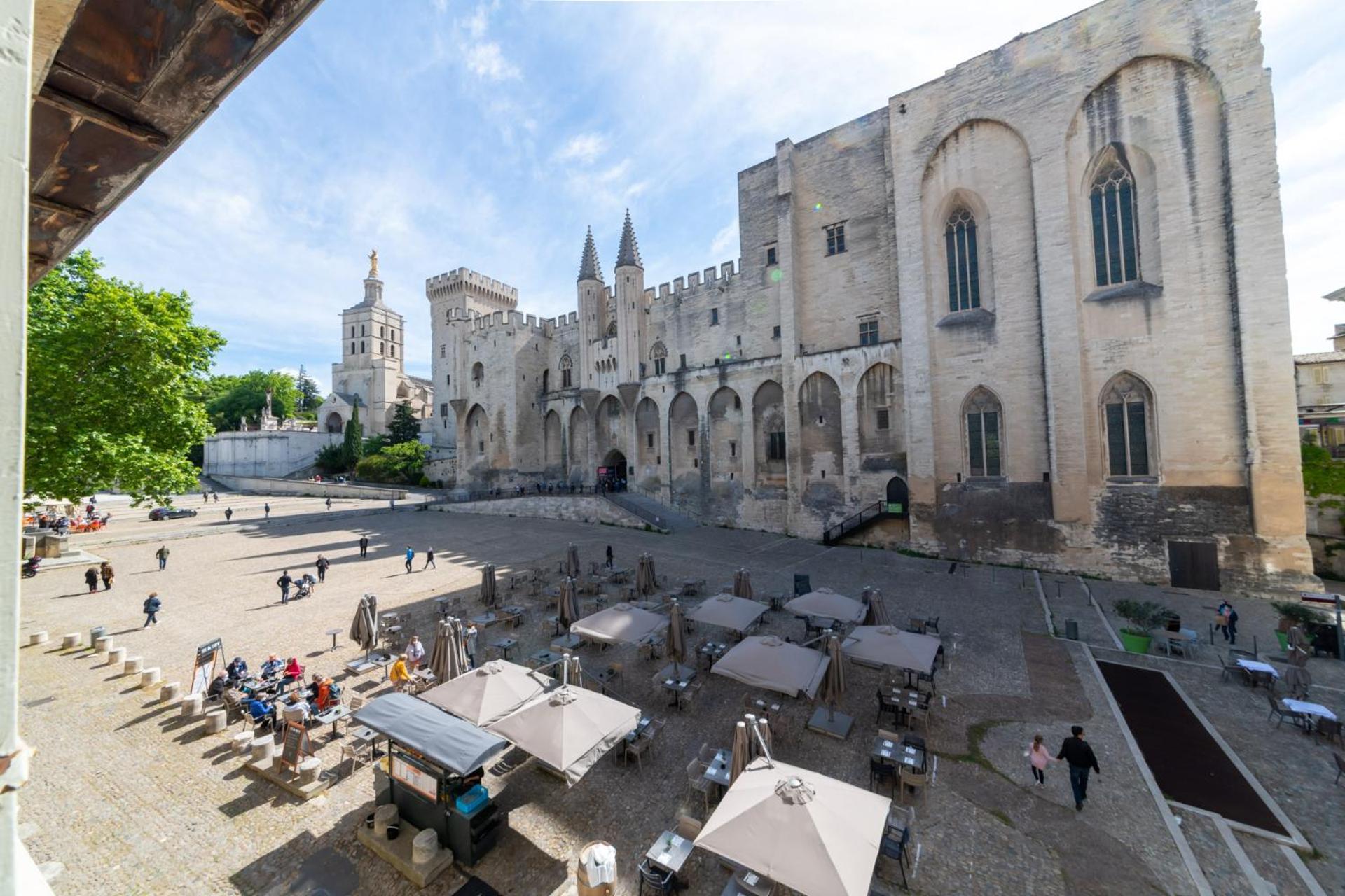 Bien D'Exception En Face Du Palais Des Papes Avignon Exterior foto