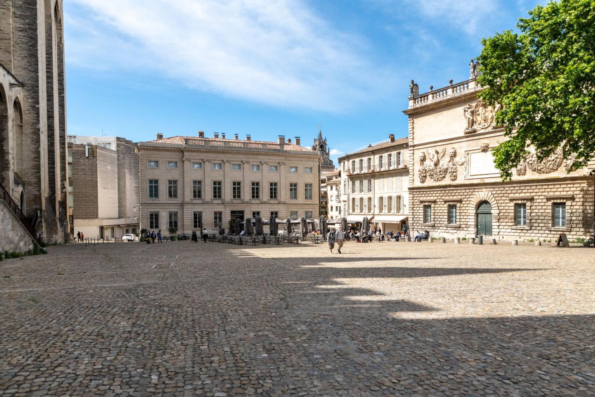 Bien D'Exception En Face Du Palais Des Papes Avignon Exterior foto