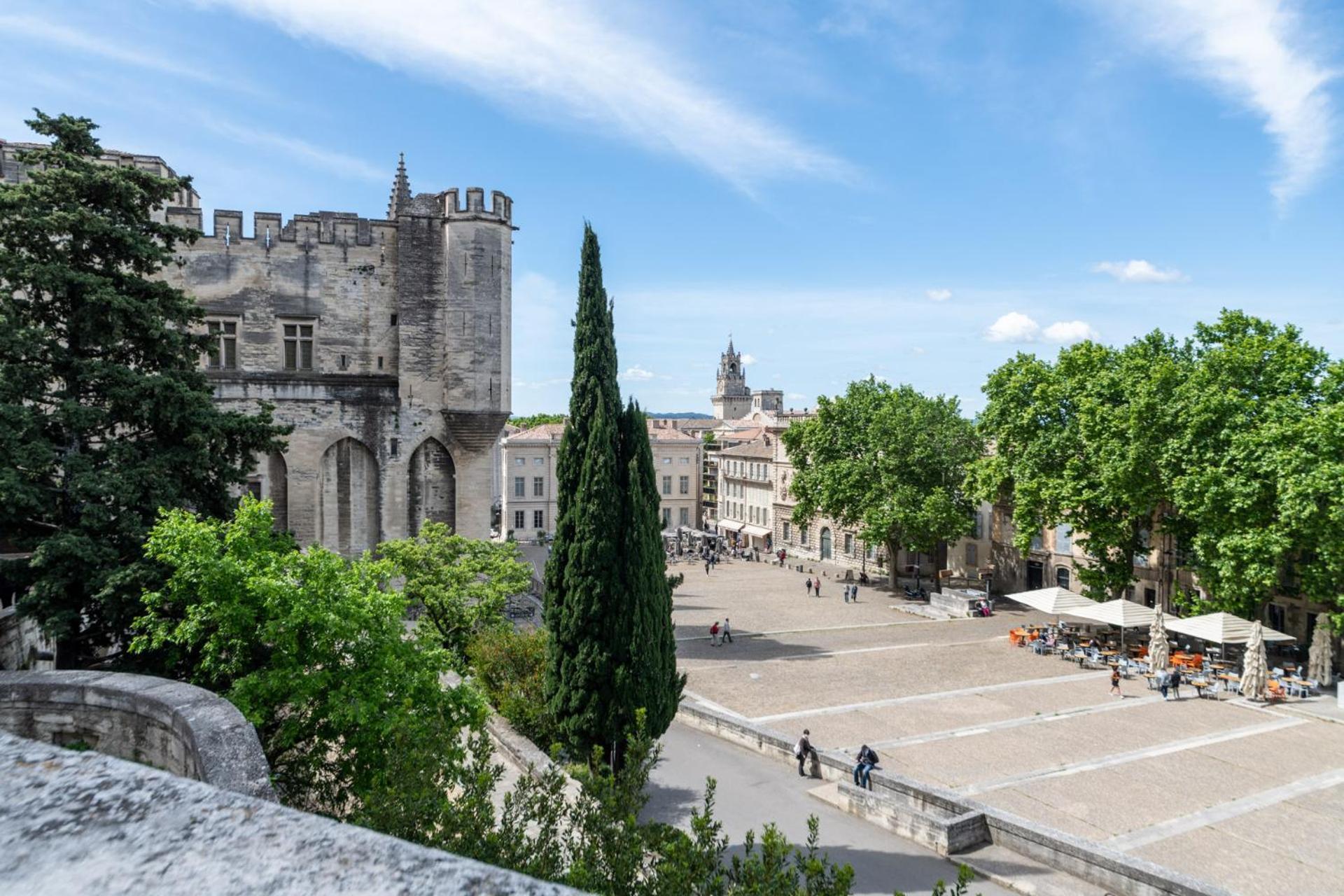 Bien D'Exception En Face Du Palais Des Papes Avignon Exterior foto