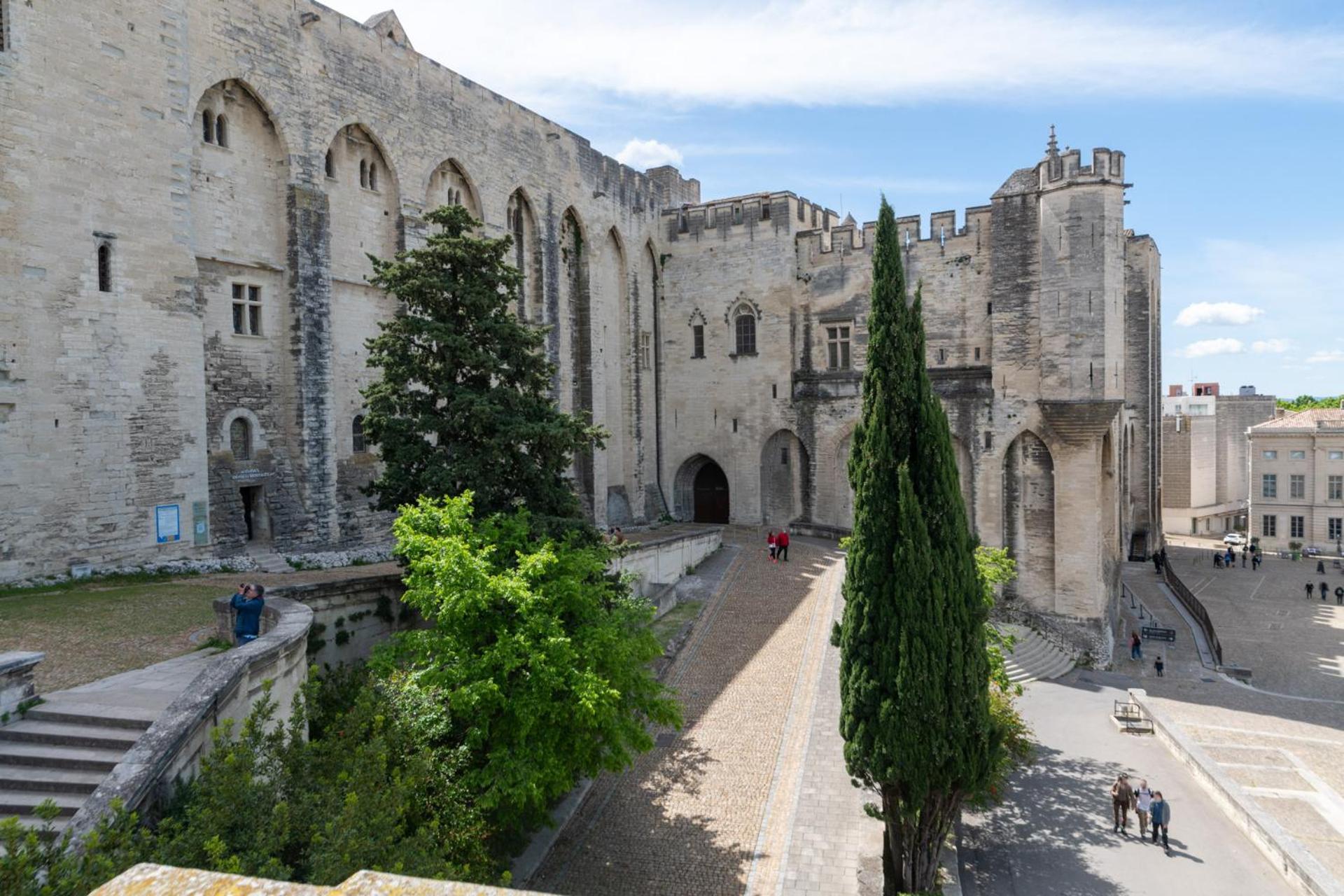 Bien D'Exception En Face Du Palais Des Papes Avignon Exterior foto